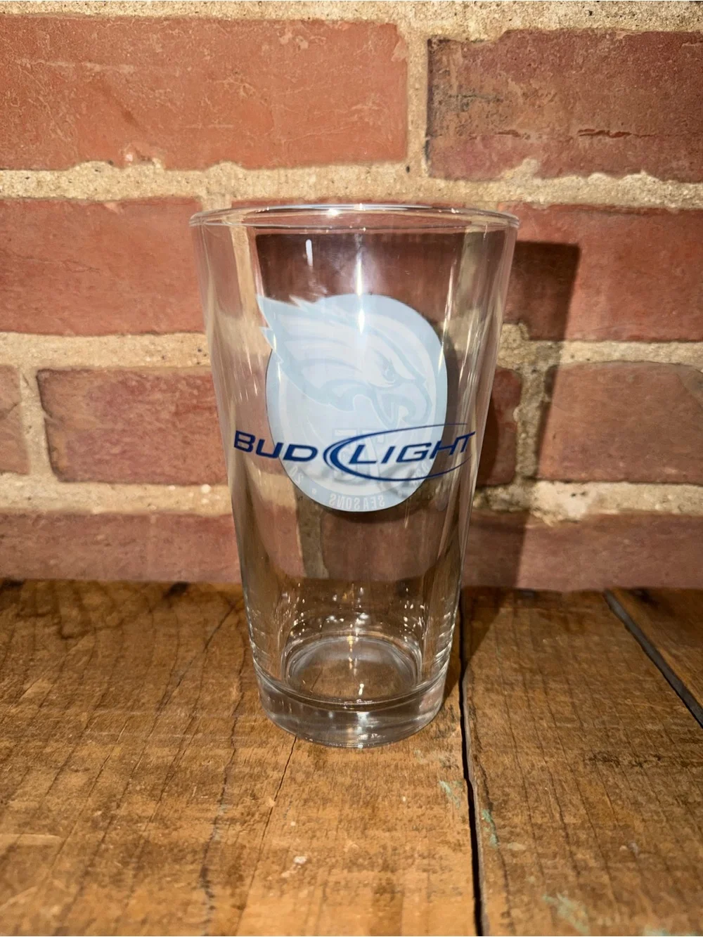 Philadelphia Eagles Glass Pint Set - White and Green Team Logo NFL Budweiser